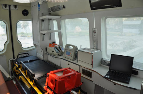 玉树救护车内部